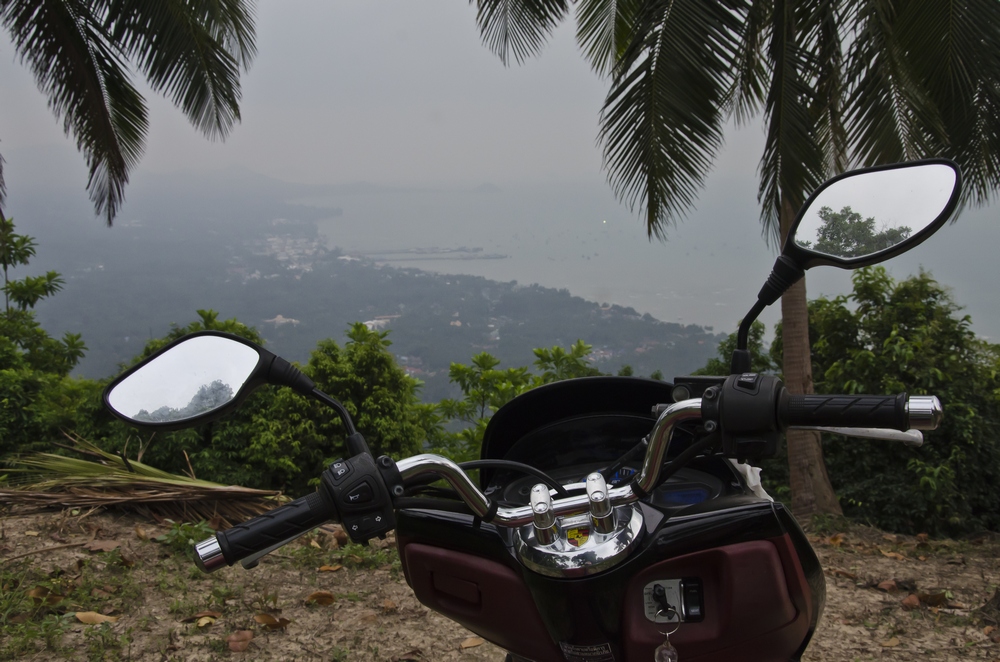 Wintering_in_Samui_with_a_child_our_bike