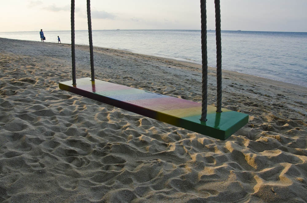 Wintering_in_Samui_with_a_child_sea