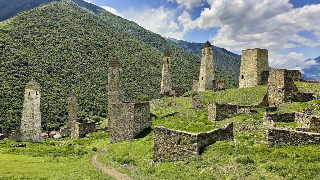 Вдоль Кавказского хребта в поисках самого-самого