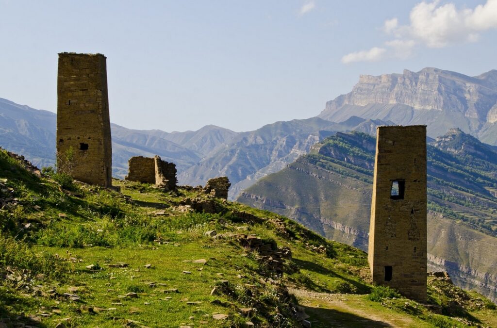 Вдоль Кавказского хребта в поисках самого-самого